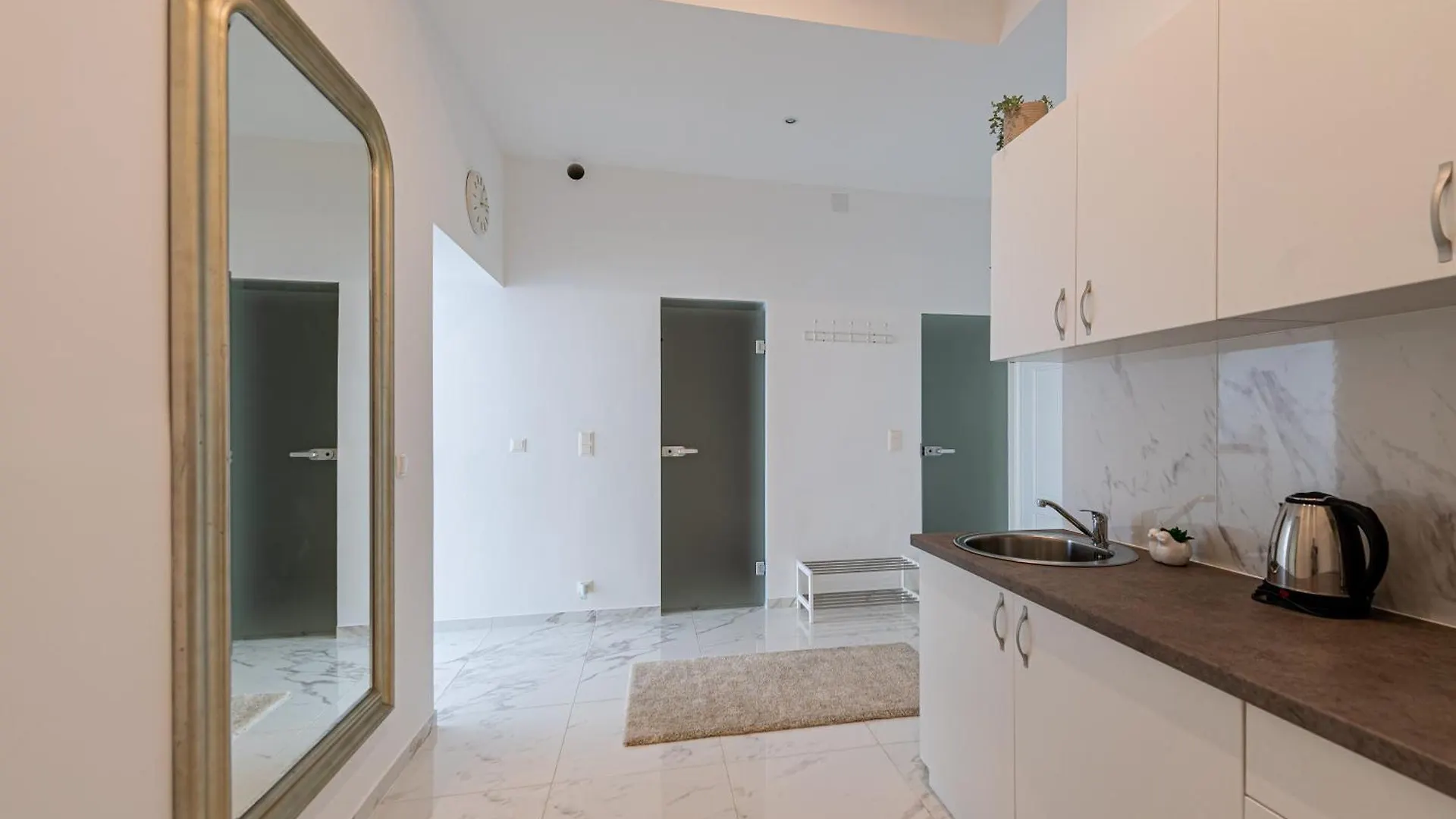 Vienna My City Apartment 2Bedroom 0*,